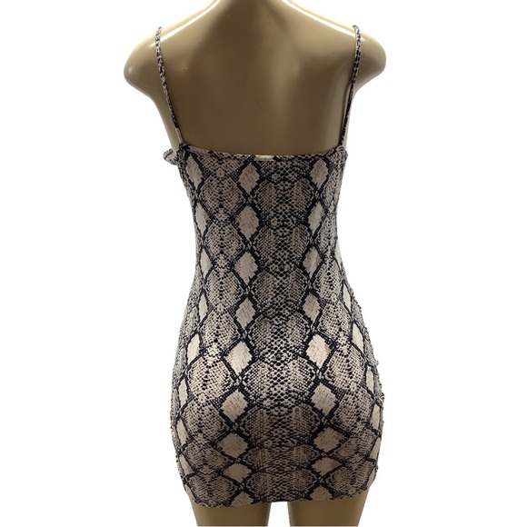 See You Monday Size Large Animal Print Mini Dress W/Adjustable Straps. Preloved - Picture 5 of 7